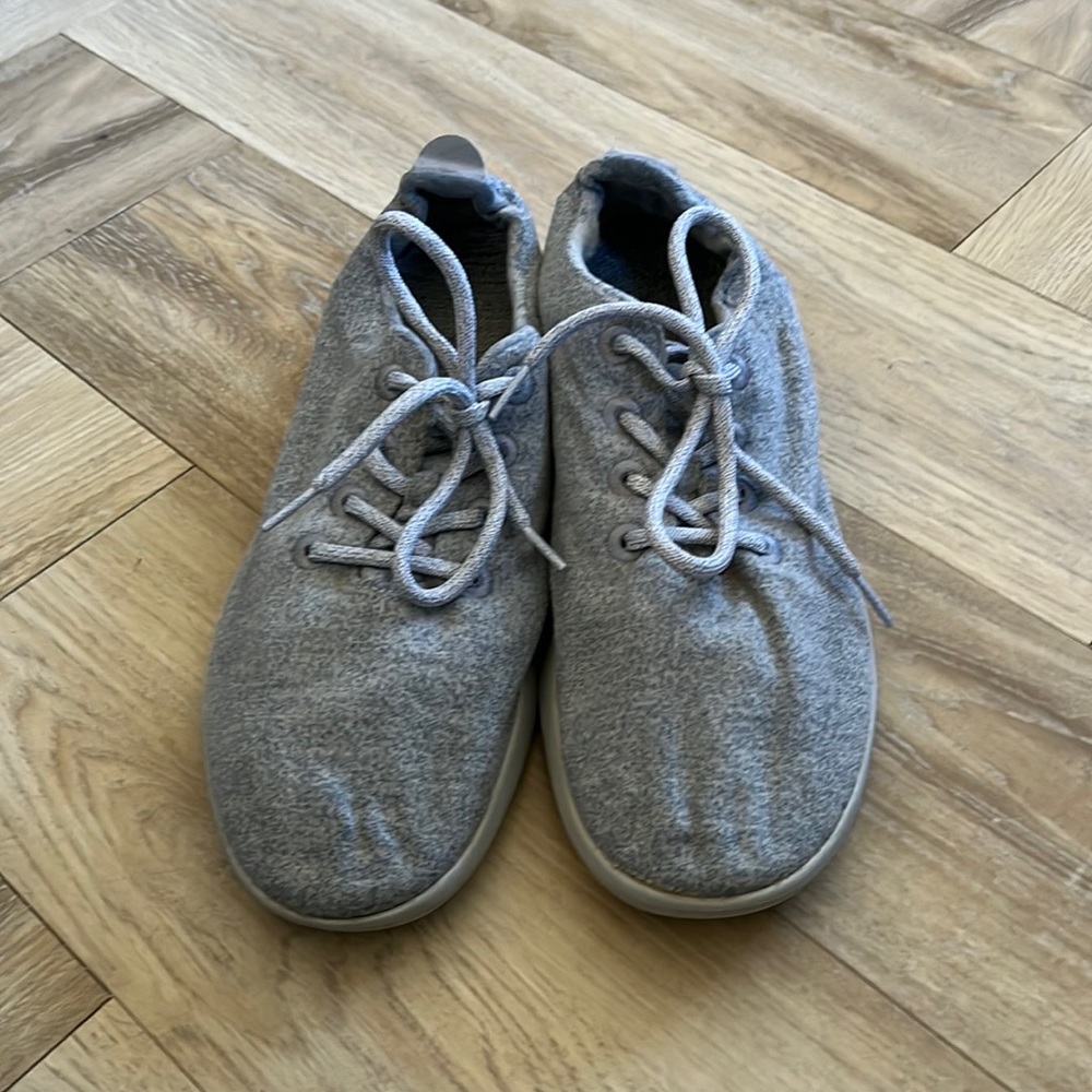 Mens size 11 light grey allbirds